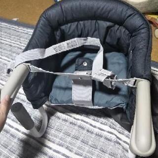 テーブルにつける椅子