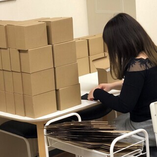 【簡単軽作業】ネット通販商品の梱包作業の画像