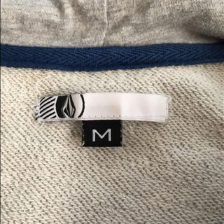 【手渡し限定】VOLCOM ウィメンズパーカー Mの画像