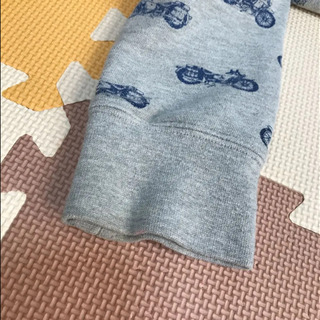 【手渡し限定】VOLCOM ウィメンズパーカー Mの画像