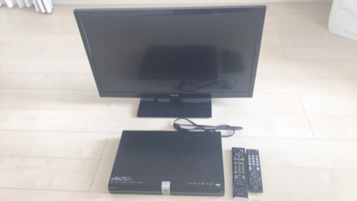 TOSHIBAレグザ32型 & MITSUBISHIブルーレイディスクレコーダー 計2点