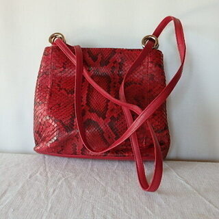 ニシキヘビ皮バッグ