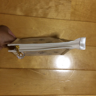 メナード化粧品特典 スケルトンポーチの画像
