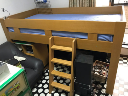 2年使用 木製‼️ロフトベッド‼️マット付き‼️階段付き‼️近くなら配達しますー‼️