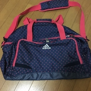 adidasのバッグ