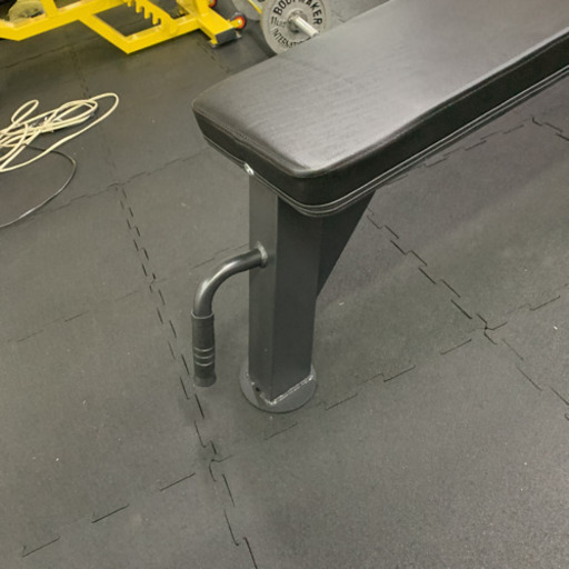 フラットベンチ