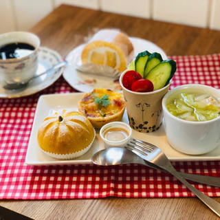 武庫川女子大近く、去年3月周年をむかえたケーキ屋さん★接客、パティシエさんを募集します。の画像