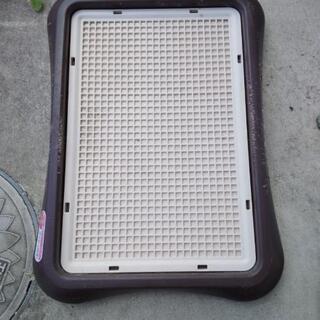 犬用トイレトレー(中古、傷あり)メッシュカバー付き