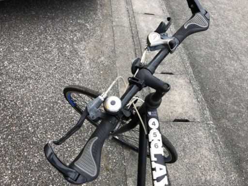 スポーツ自転車 (空気入れ付き)