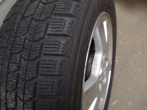 スタッドレスタイヤ195/65R15　4本