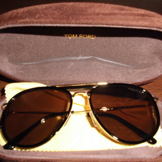 ＴＯＭ　ＦＯＲＤ最新サングラス（真贋？）