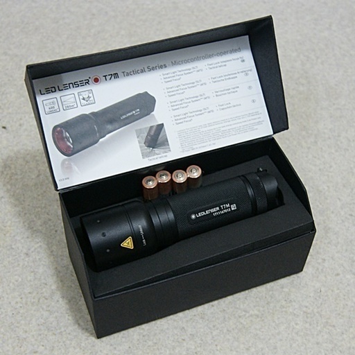 ◆ＬＥＤＬＥＮＳＥＲ Ｔ７Ｍ 9807-M 作業灯・照明用品 懐中電灯 未使用 送料1,000円◆