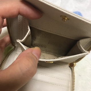 折りたたみ財布の画像