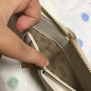 折りたたみ財布の画像