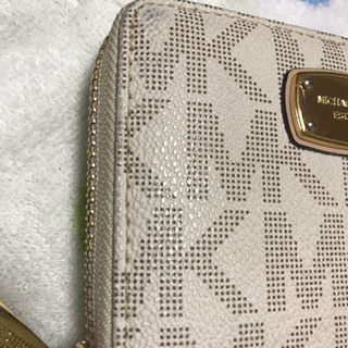 折りたたみ財布の画像