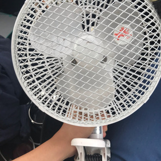 壁掛け小型扇風機
