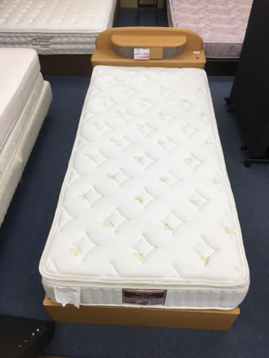 BI2770 ニトリ　宮付きシングルベッド　引き出し/コンセント付き