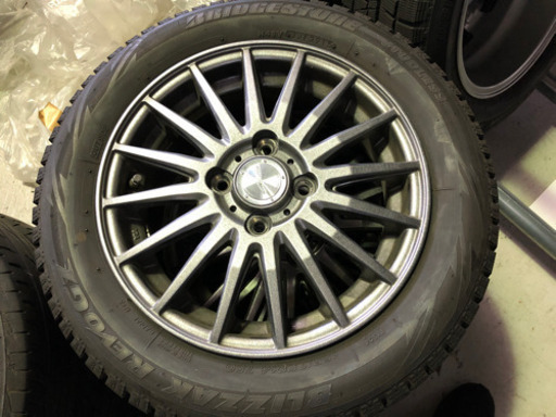 倉庫整理！スタッドレスタイヤ、ホイールセット！激安で