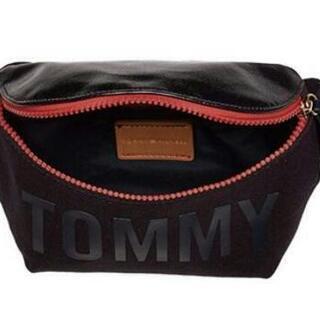 𖣔TOMMYロゴ入りウエストバッグ美品トミー可愛いボディバッグにも♡の画像