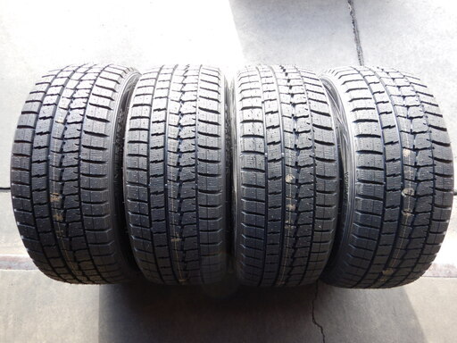 未使用品スタッドレス　225/45Ｒ17　4本　ダンロップウインターマックス