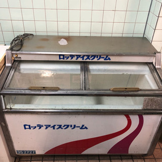 冷凍ショーケース レトロ かなり年季入ってます  3000円の画像