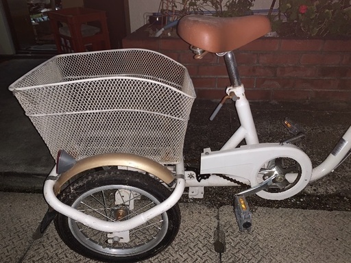 三輪自転車  高齢者