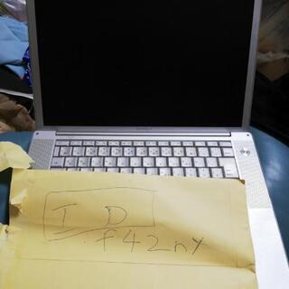 MACノートパソコン（理由あり）本体とアダプターの画像