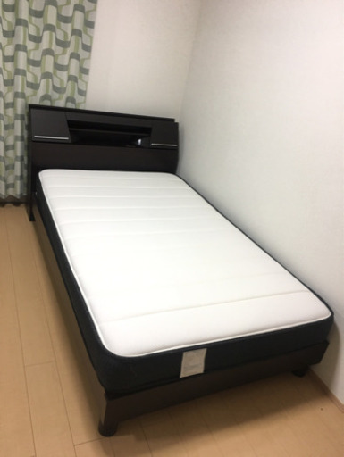 ほぼ新品 セミダブルベッド