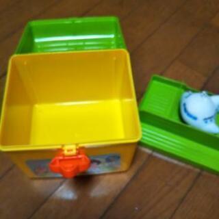 はなかっぱ ケース 飛行機 キーホルダーの画像