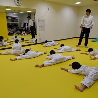 新極真カラテ 3歳から70代まで、性別問わず健康維持からダイエット、運動不足解消、護身、試合を目指す方までの画像