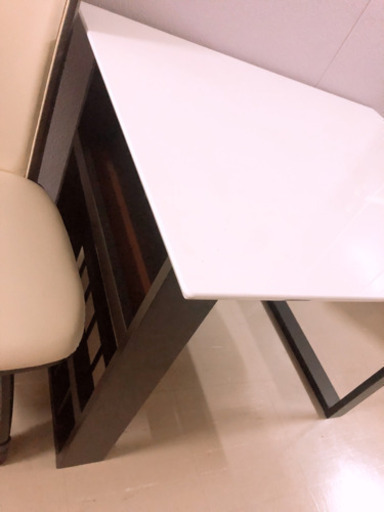 美品✨ダイニングテーブル＆回転チェア二脚