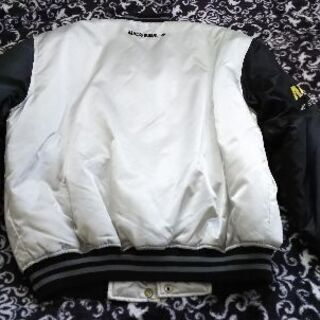 スタジャンの画像