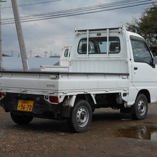 平成16年 サンバートラック　F5速　エアコン　切替4WD　ELギア　検2年5月　7.1万キロ　新潟　軽トラ の画像