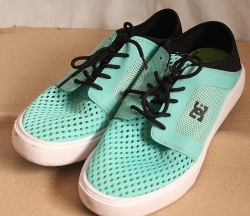 スニーカー　DC SHOES