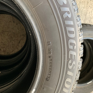 215/65r16 スタッドレスタイヤ　バリ溝　中古4本セット 215/65r16 ブリヂストン スタッドレスタイヤ 4本セット バリ溝 ③