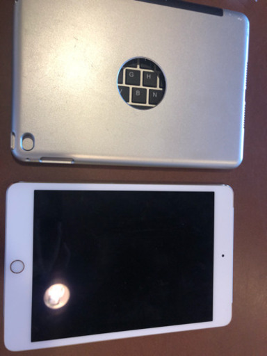【カーナビやお仕事用にipad mini4】32G  KDDI cellular モデル シャンパンゴールド