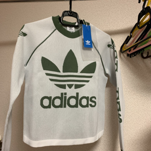 アディダスオリジナルスロゴ入りセーター