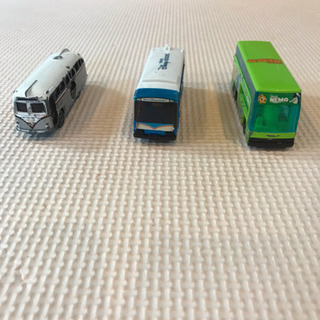 トミカディズニーシリーズ各種バスの画像