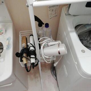 洗濯機上の収納&タオル掛けです。の画像