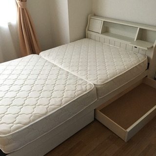 《譲り先決まりました》セミダブルベッド ホワイト