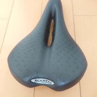 タイオガ サドル  ほぼ新品