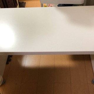 IKEAテーブル