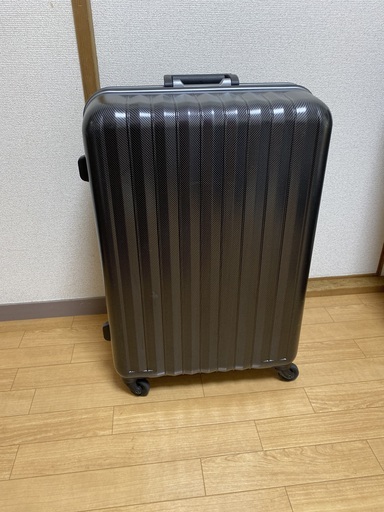 【値引】中型スーツケース 3辺合計144センチ 容量70リットル(製造元：トリオ、販売元：ロフト)