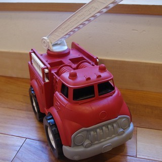 Green Toys (グリーントイズ) 消防車（2013年購入）
