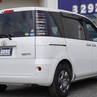 ２９万円！！？？　大人気シエンタが激安で登場！！　いいナビついてます♪の画像