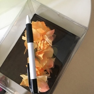 髪飾りコサージュの画像