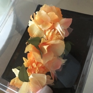 髪飾りコサージュの画像