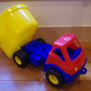 ボーネルンド ダンプカー＆しわくちゃボール（2013年購入）の画像