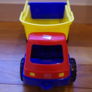 ボーネルンド ダンプカー＆しわくちゃボール（2013年購入）の画像