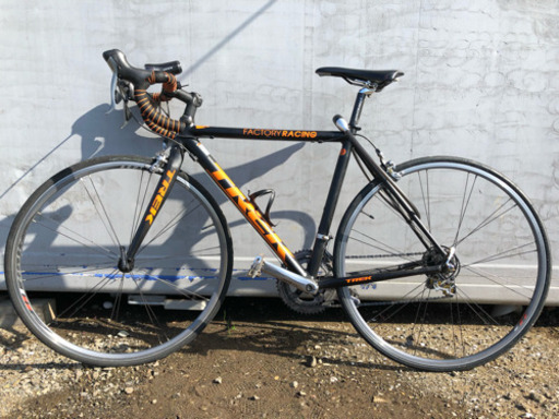 TREK ロードバイク カーボン アルミ 艶無しブラック×オレンジ